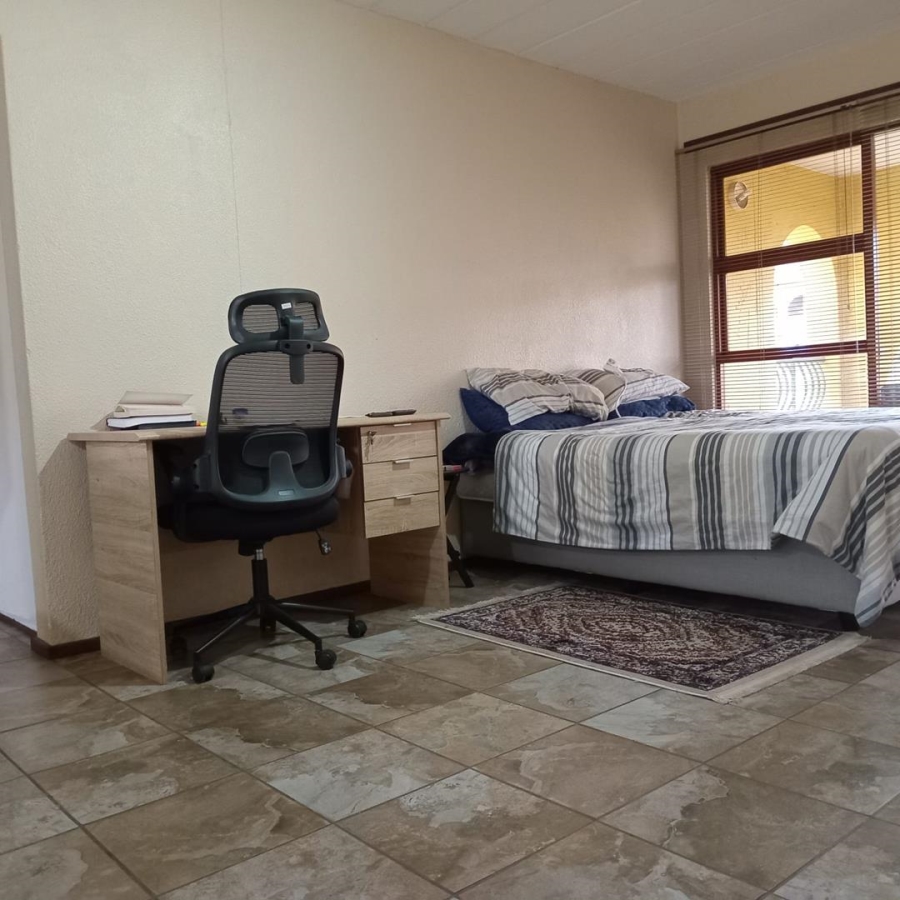 To Let 1 Bedroom Property for Rent in Sundowner Gauteng