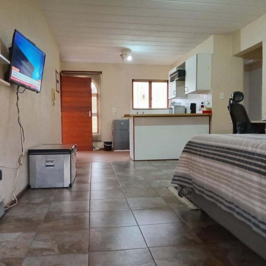 To Let 1 Bedroom Property for Rent in Sundowner Gauteng