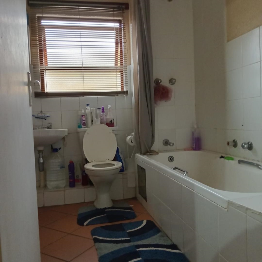 To Let 1 Bedroom Property for Rent in Sundowner Gauteng