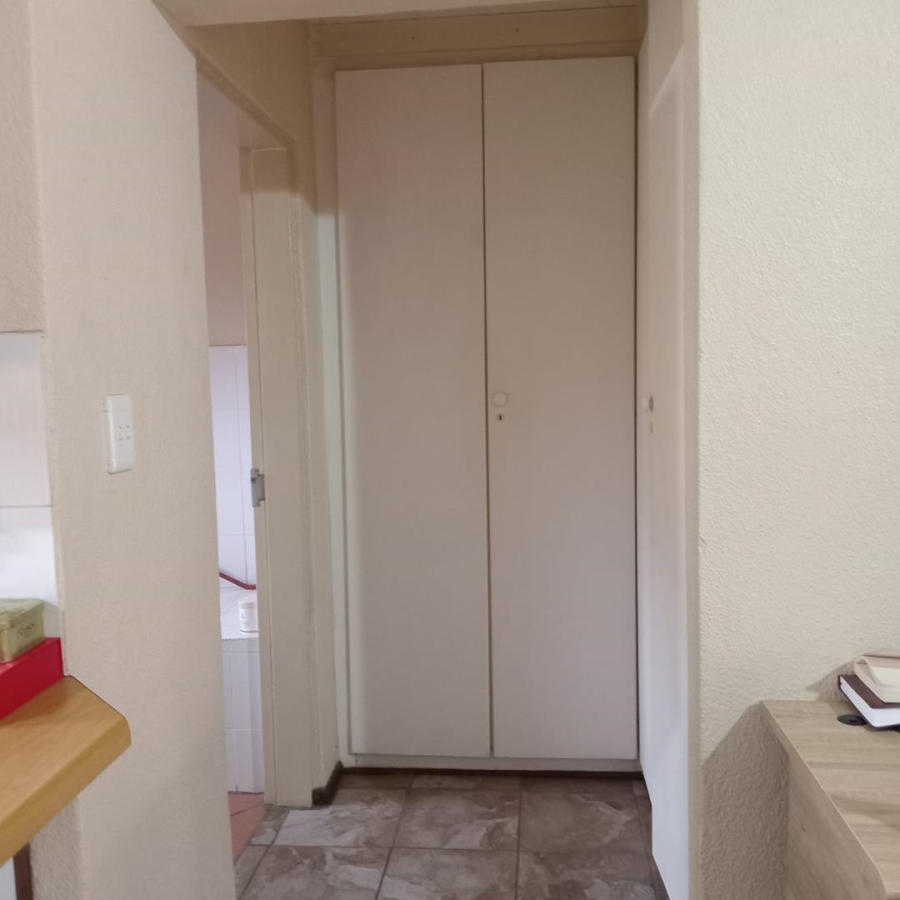 To Let 1 Bedroom Property for Rent in Sundowner Gauteng
