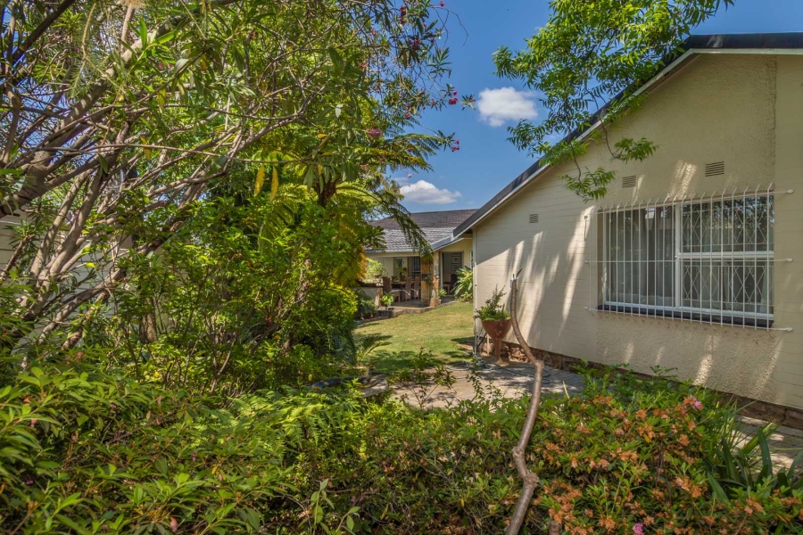 6 Bedroom Property for Sale in Robindale Gauteng