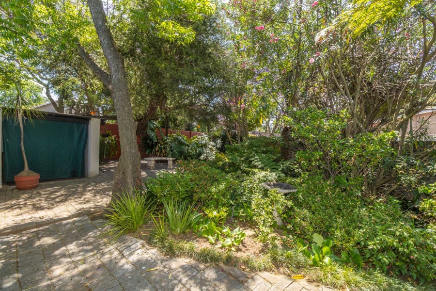 6 Bedroom Property for Sale in Robindale Gauteng