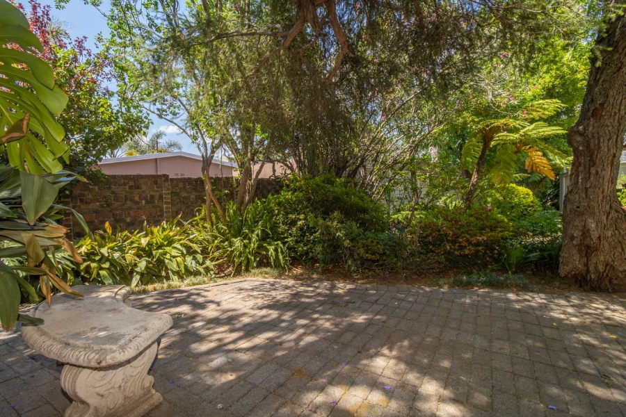 6 Bedroom Property for Sale in Robindale Gauteng