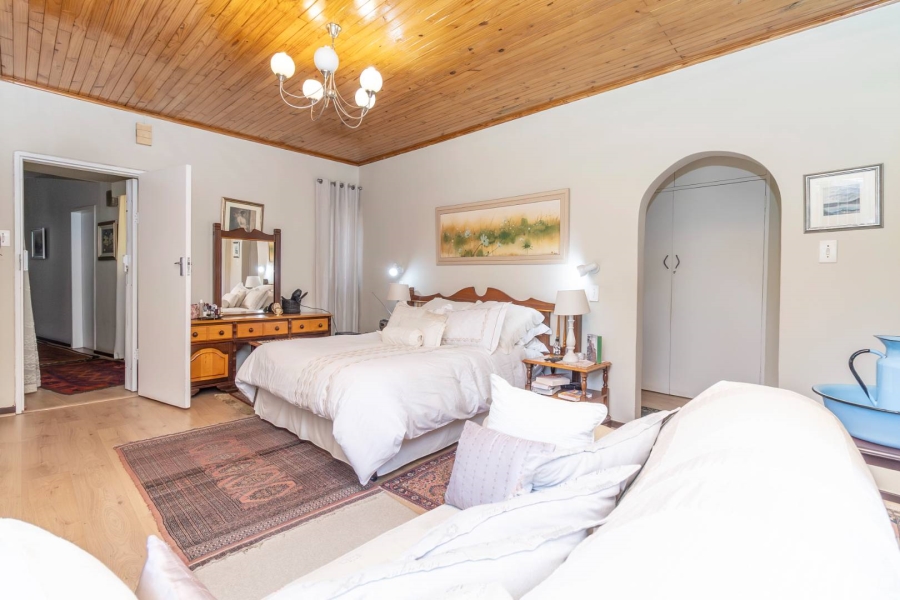 6 Bedroom Property for Sale in Robindale Gauteng