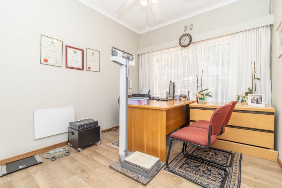 6 Bedroom Property for Sale in Robindale Gauteng