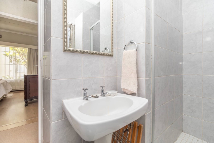 6 Bedroom Property for Sale in Robindale Gauteng