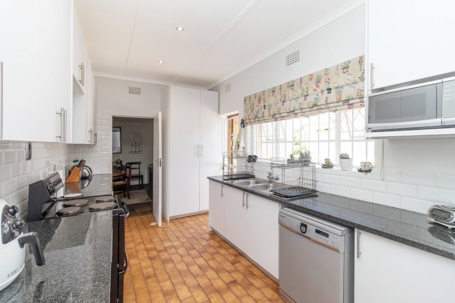 6 Bedroom Property for Sale in Robindale Gauteng