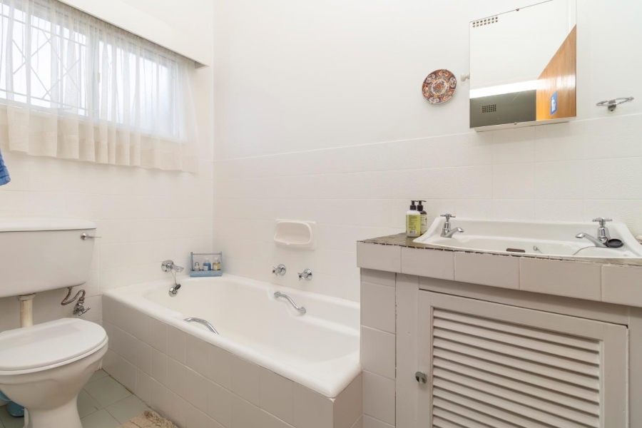 6 Bedroom Property for Sale in Robindale Gauteng