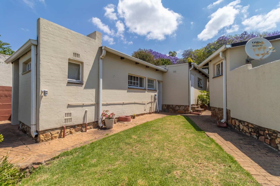 6 Bedroom Property for Sale in Robindale Gauteng