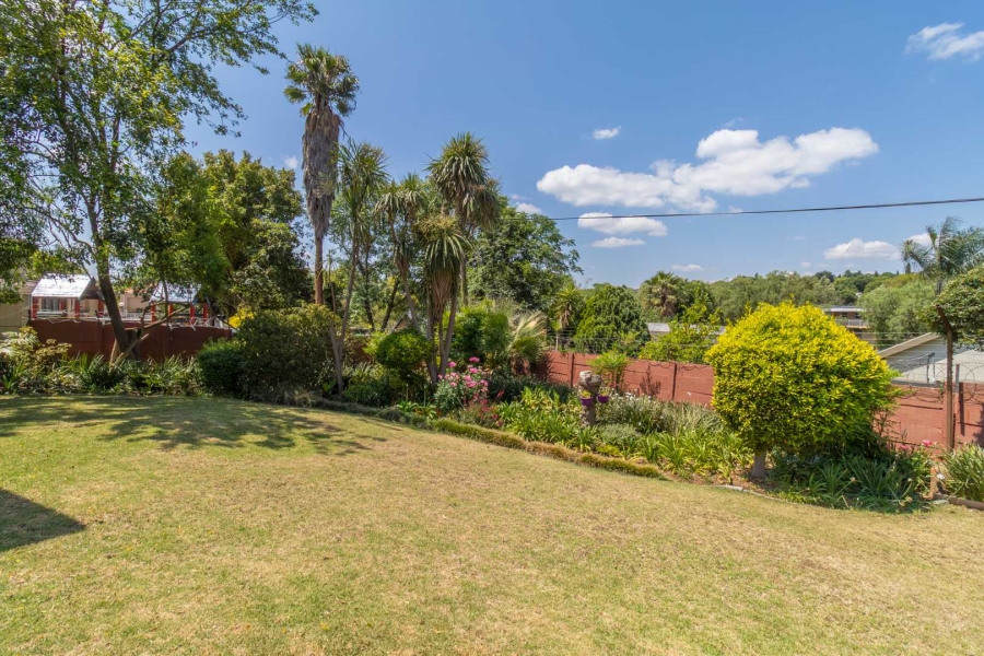 6 Bedroom Property for Sale in Robindale Gauteng