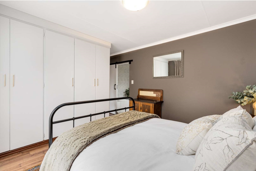 3 Bedroom Property for Sale in Radiokop Gauteng