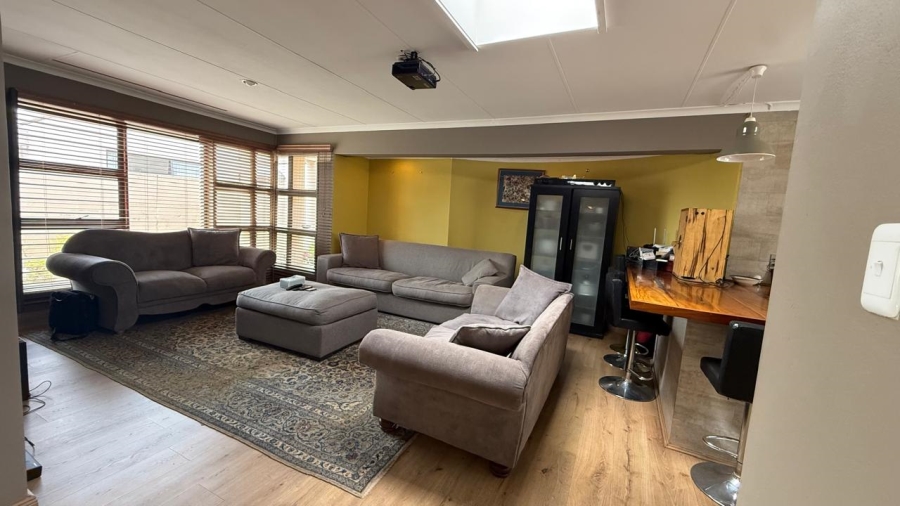 3 Bedroom Property for Sale in Radiokop Gauteng