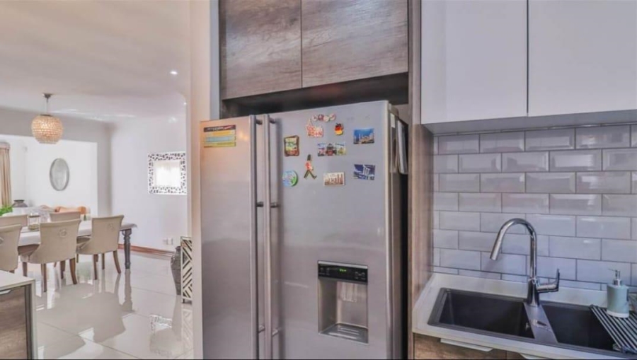 3 Bedroom Property for Sale in Halfway Gardens Gauteng