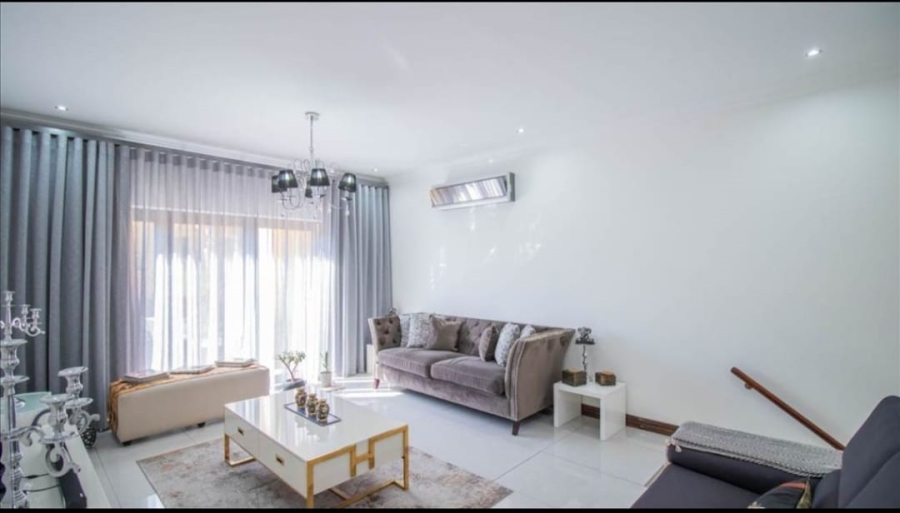 3 Bedroom Property for Sale in Halfway Gardens Gauteng