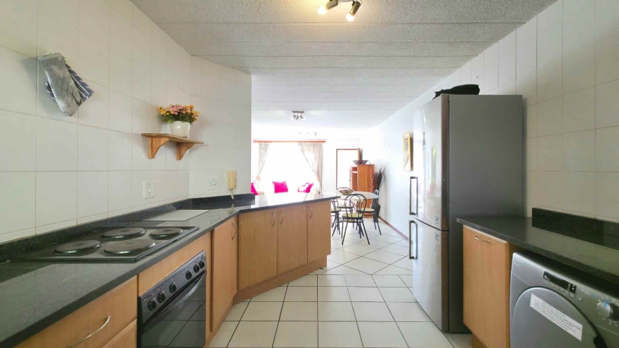 To Let 2 Bedroom Property for Rent in Illovo Gauteng