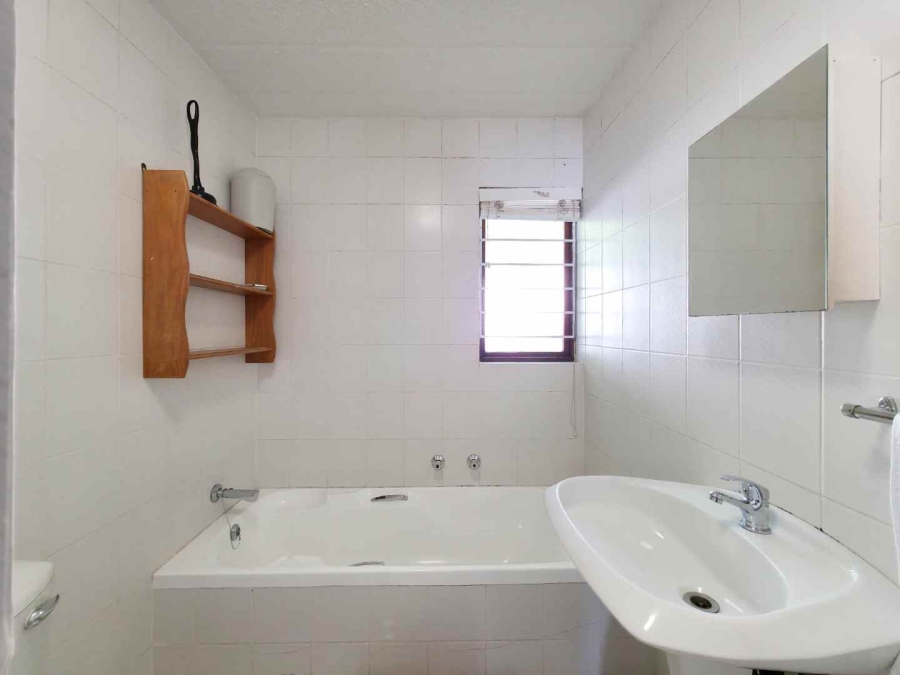 To Let 2 Bedroom Property for Rent in Illovo Gauteng