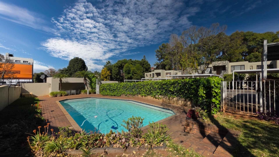 To Let 2 Bedroom Property for Rent in Illovo Gauteng