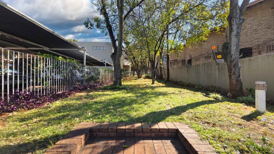 To Let 2 Bedroom Property for Rent in Illovo Gauteng