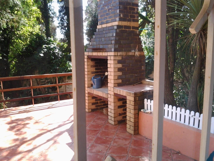 To Let 2 Bedroom Property for Rent in Forest Town Gauteng