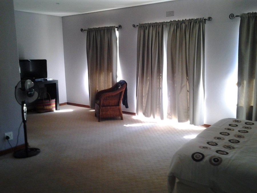 To Let 2 Bedroom Property for Rent in Forest Town Gauteng
