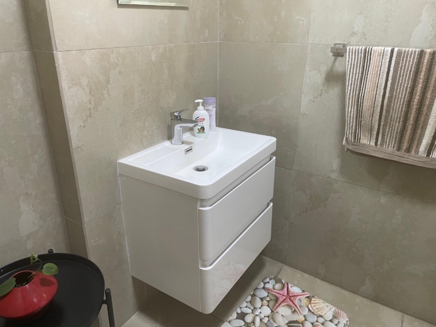 To Let 2 Bedroom Property for Rent in Forest Town Gauteng