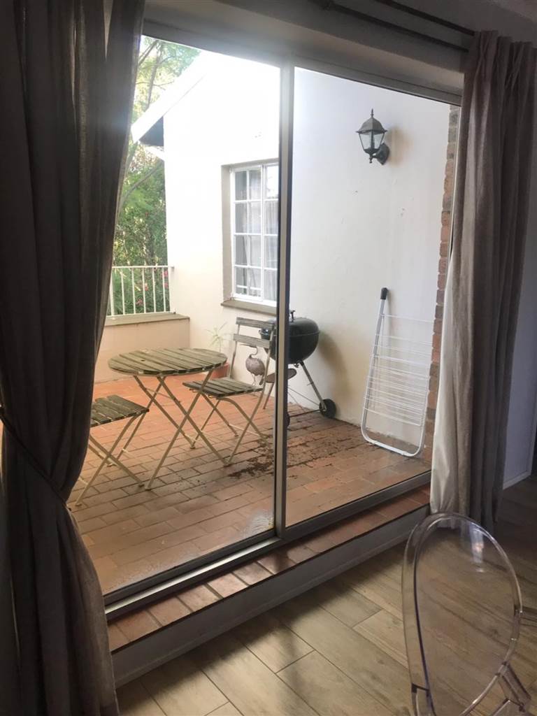 To Let 1 Bedroom Property for Rent in Sandown Gauteng