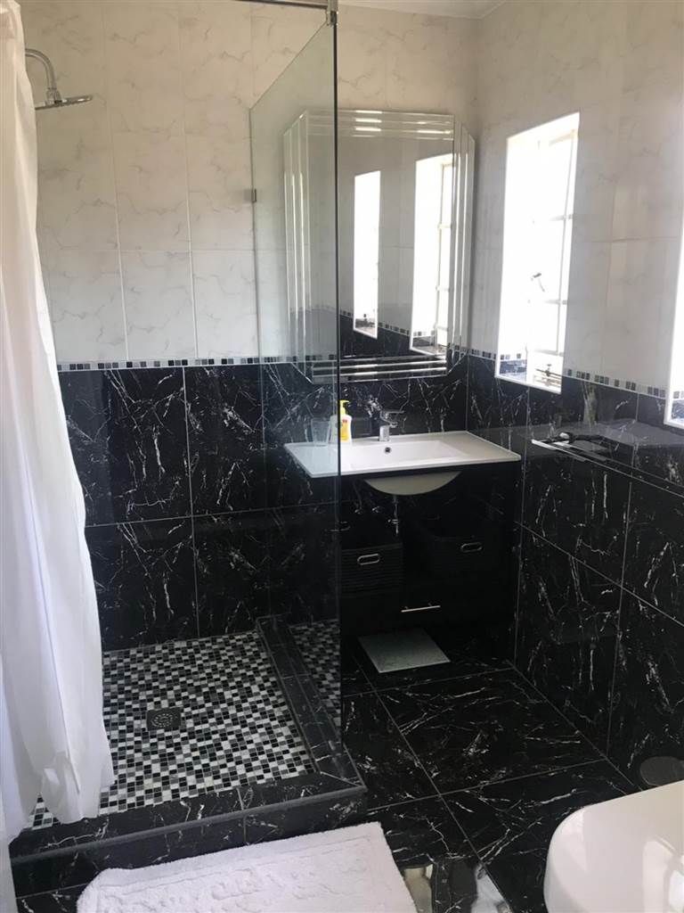 To Let 1 Bedroom Property for Rent in Sandown Gauteng