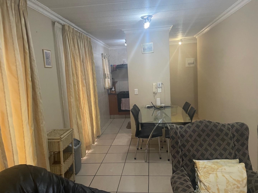 To Let 2 Bedroom Property for Rent in Sandown Gauteng
