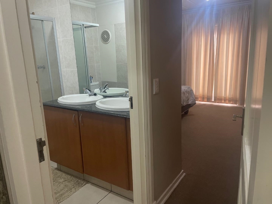 To Let 2 Bedroom Property for Rent in Sandown Gauteng