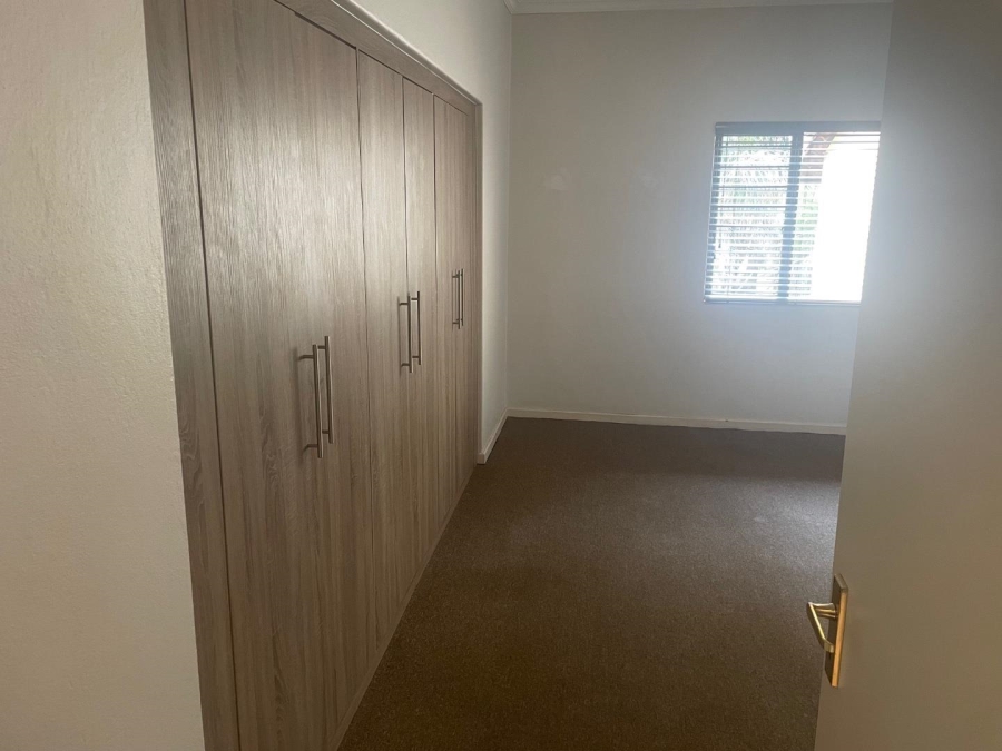To Let 2 Bedroom Property for Rent in Atholl Gauteng