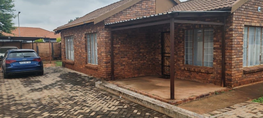 2 Bedroom Property for Sale in The Orchards Gauteng
