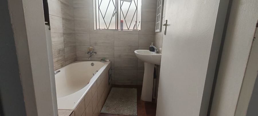 2 Bedroom Property for Sale in The Orchards Gauteng