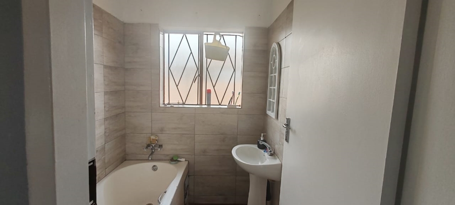 2 Bedroom Property for Sale in The Orchards Gauteng