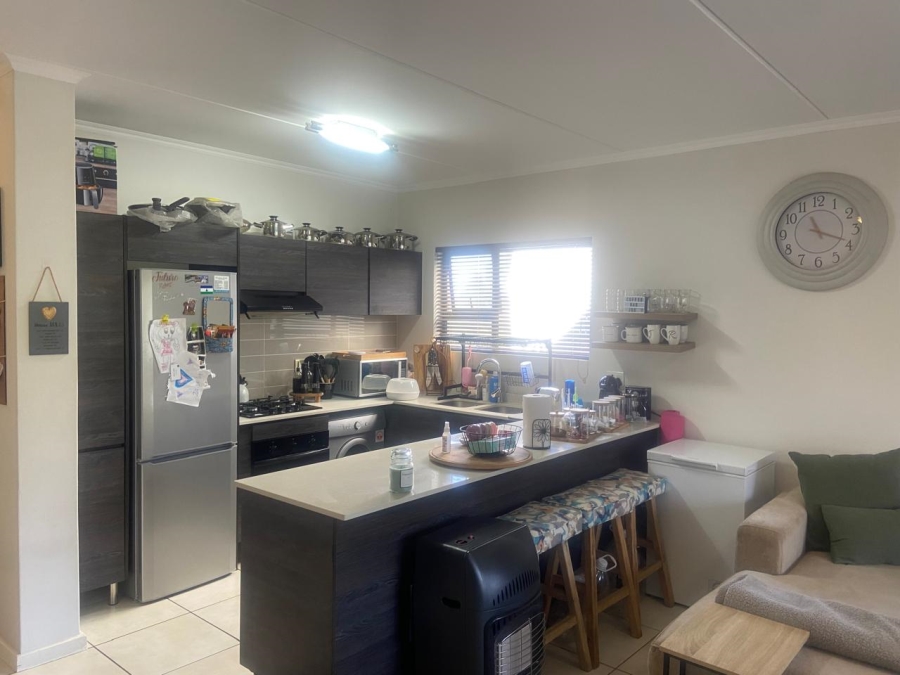 To Let 2 Bedroom Property for Rent in Oakdene Gauteng