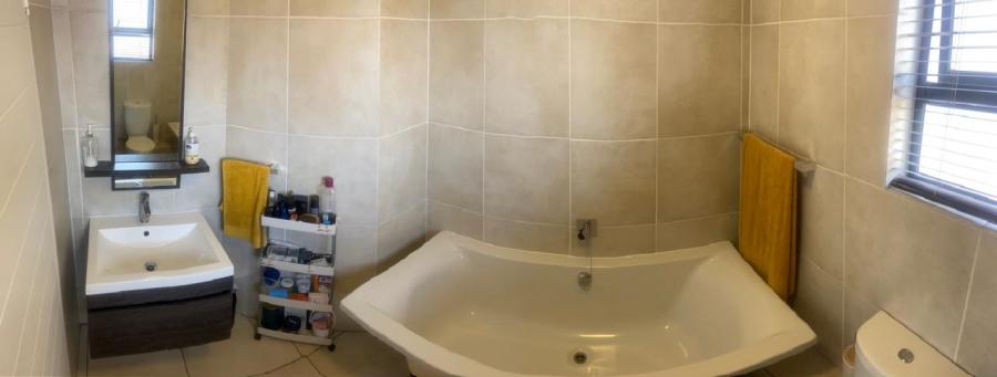 To Let 2 Bedroom Property for Rent in Oakdene Gauteng