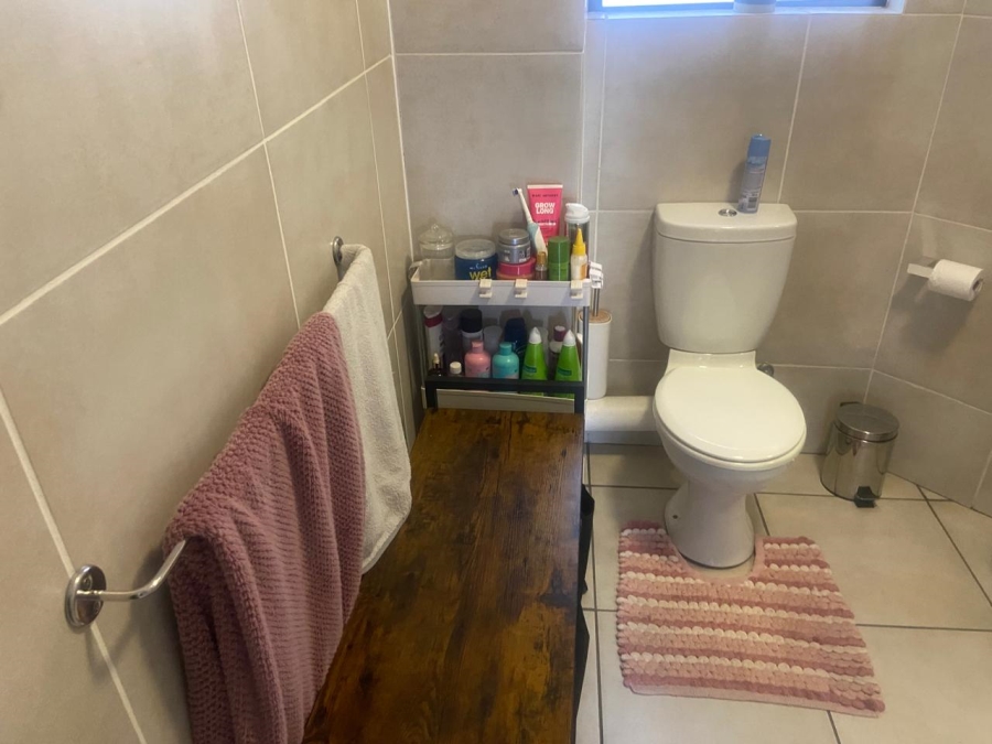 To Let 2 Bedroom Property for Rent in Oakdene Gauteng