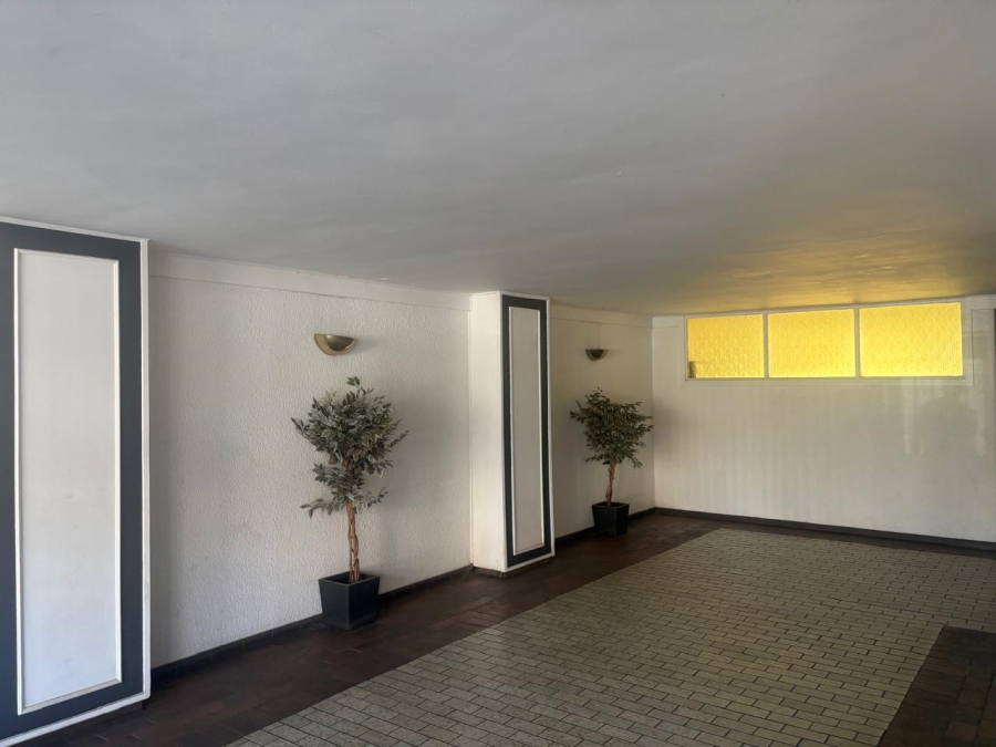 To Let 2 Bedroom Property for Rent in Sandown Gauteng