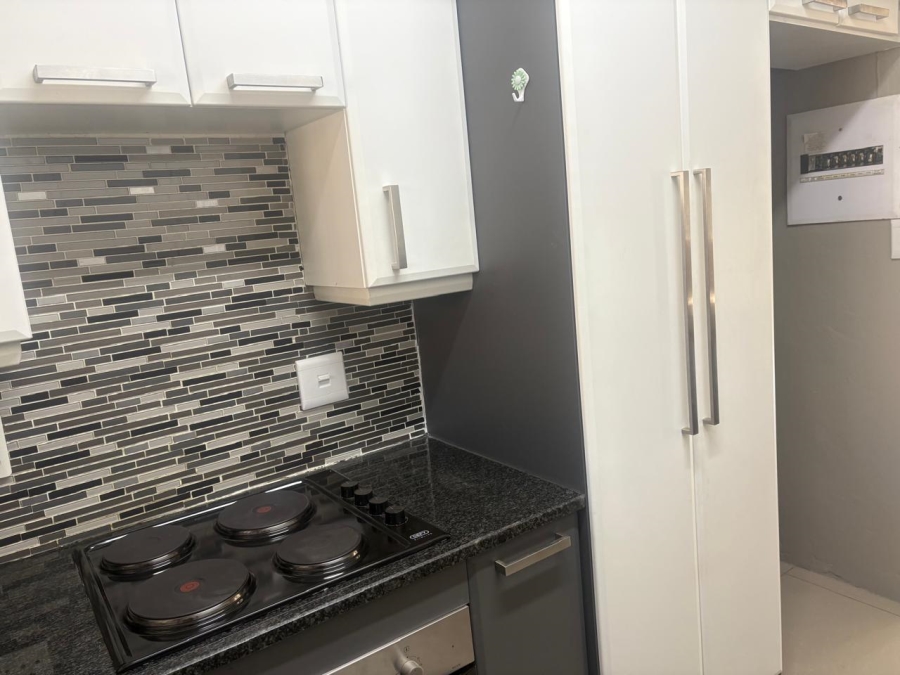 To Let 2 Bedroom Property for Rent in Sandown Gauteng