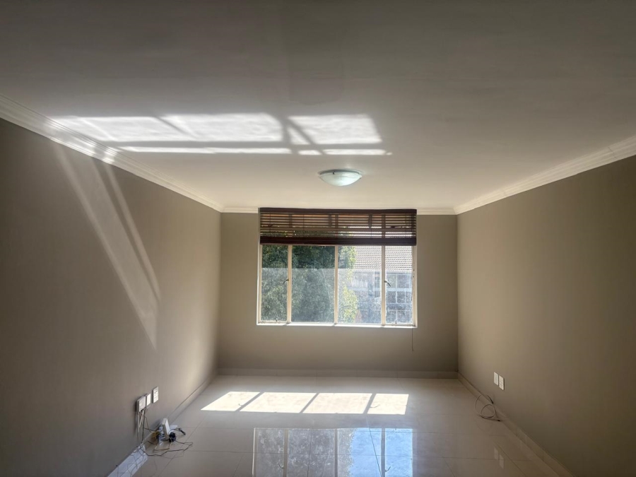 To Let 2 Bedroom Property for Rent in Sandown Gauteng