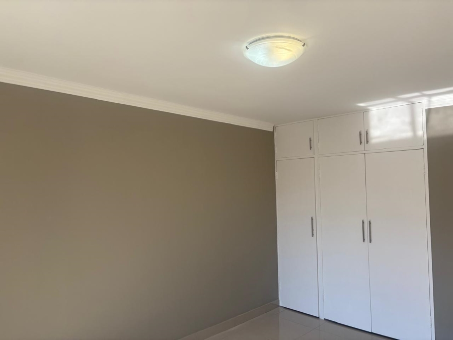 To Let 2 Bedroom Property for Rent in Sandown Gauteng