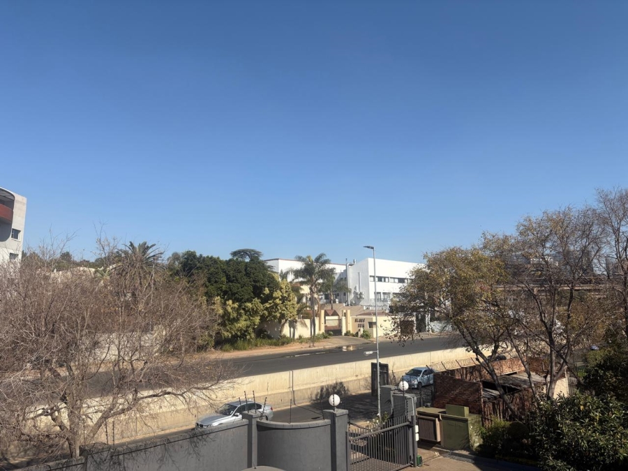 To Let 2 Bedroom Property for Rent in Sandown Gauteng