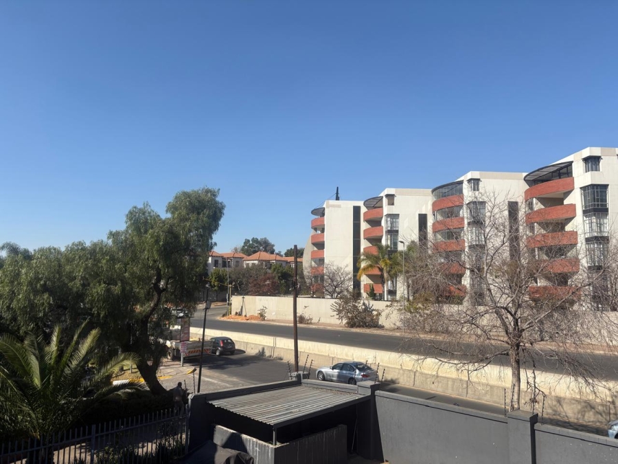 To Let 2 Bedroom Property for Rent in Sandown Gauteng