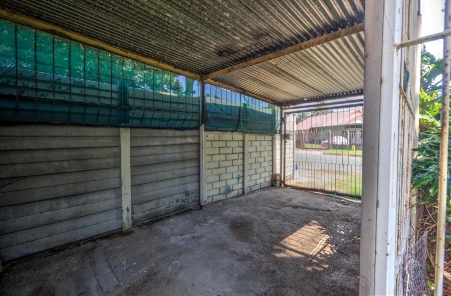 To Let 3 Bedroom Property for Rent in Bonaero Park Gauteng