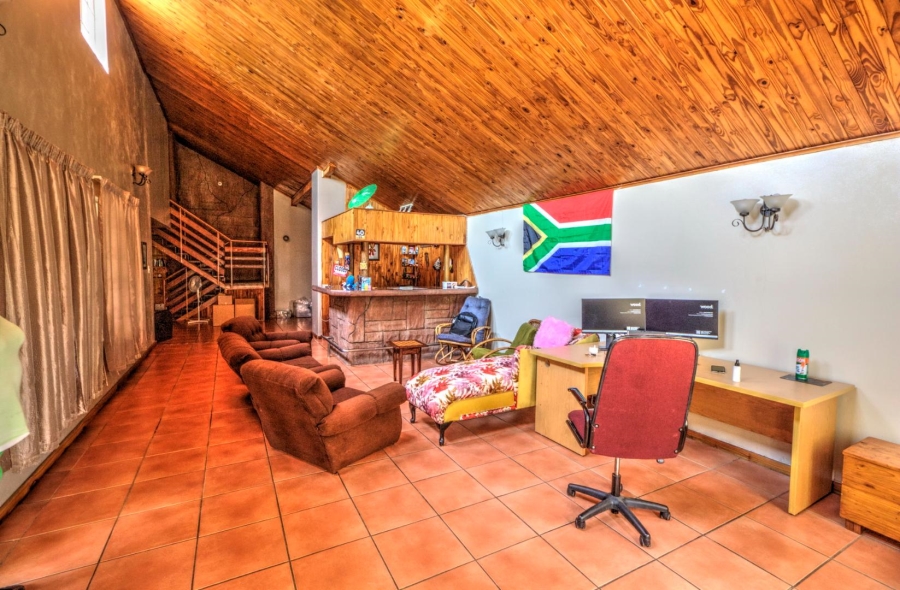 To Let 3 Bedroom Property for Rent in Bonaero Park Gauteng