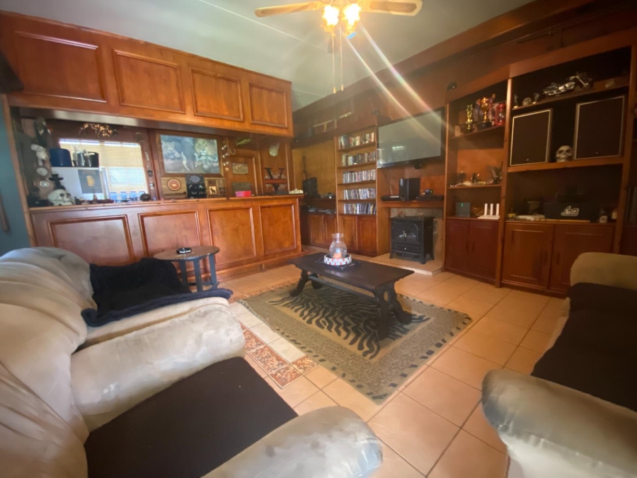 3 Bedroom Property for Sale in Brackendowns Gauteng