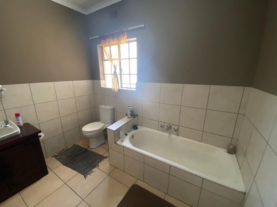 3 Bedroom Property for Sale in Brackendowns Gauteng