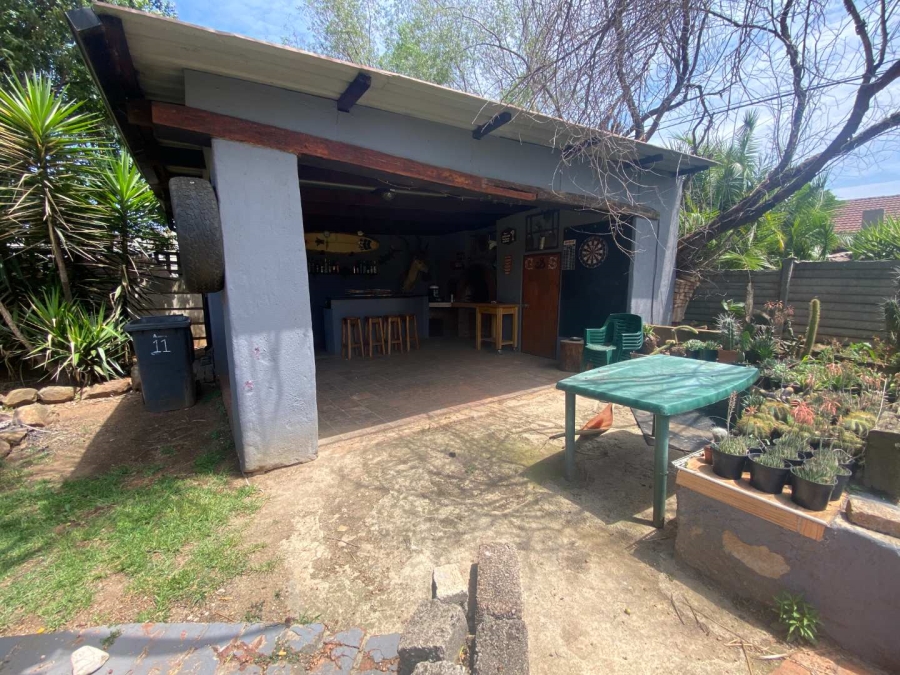 3 Bedroom Property for Sale in Brackendowns Gauteng