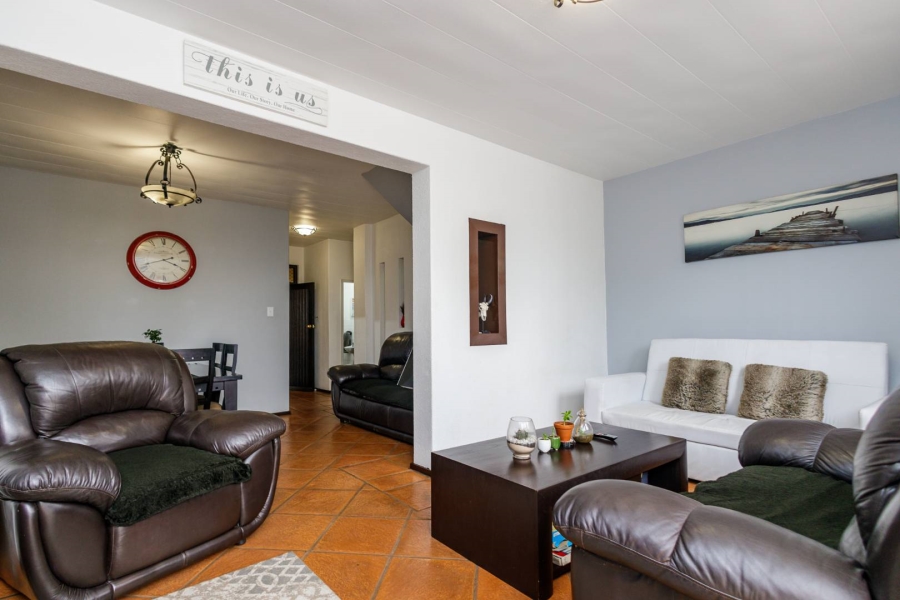 2 Bedroom Property for Sale in Brackenhurst Gauteng