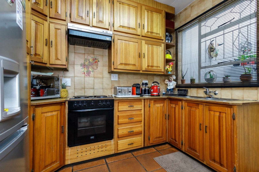 2 Bedroom Property for Sale in Brackenhurst Gauteng