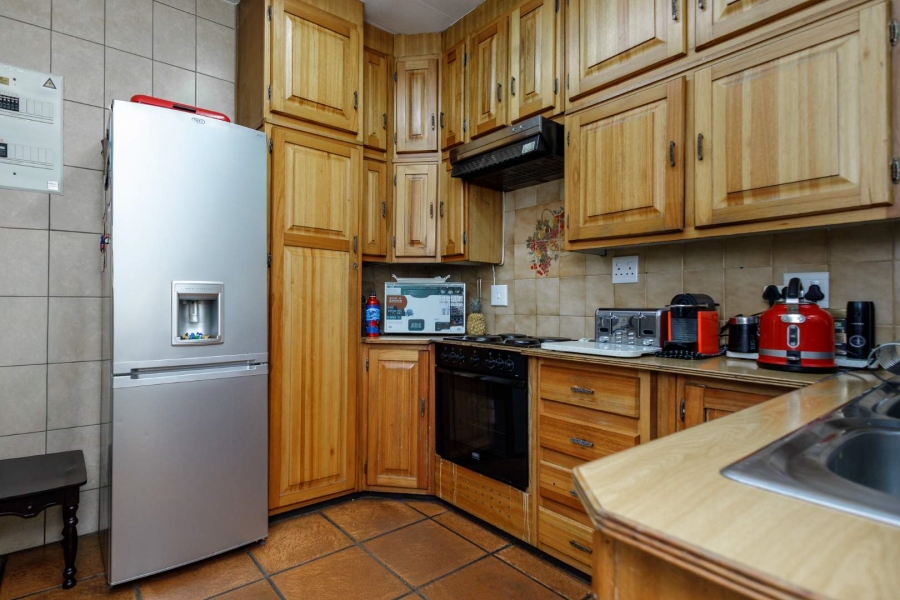 2 Bedroom Property for Sale in Brackenhurst Gauteng